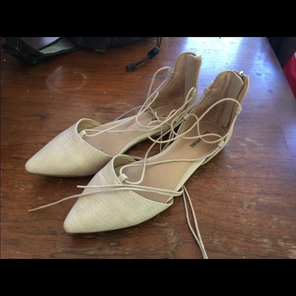 Flat shoes